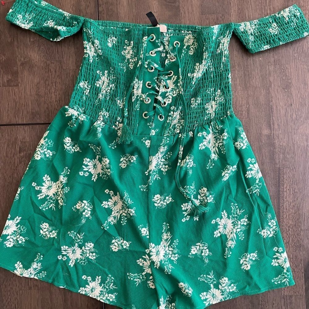 Off Shoulder Lace Up Green Floral Romper Size Large